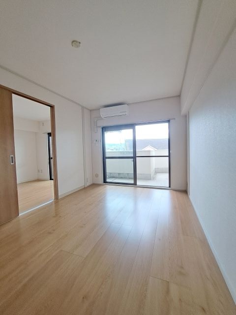 リバーハイツ須川の居間写真