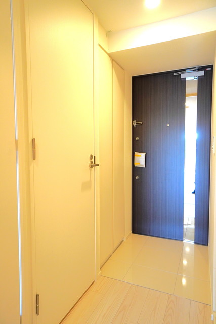 Brillia ist 上野稲荷町の玄関写真