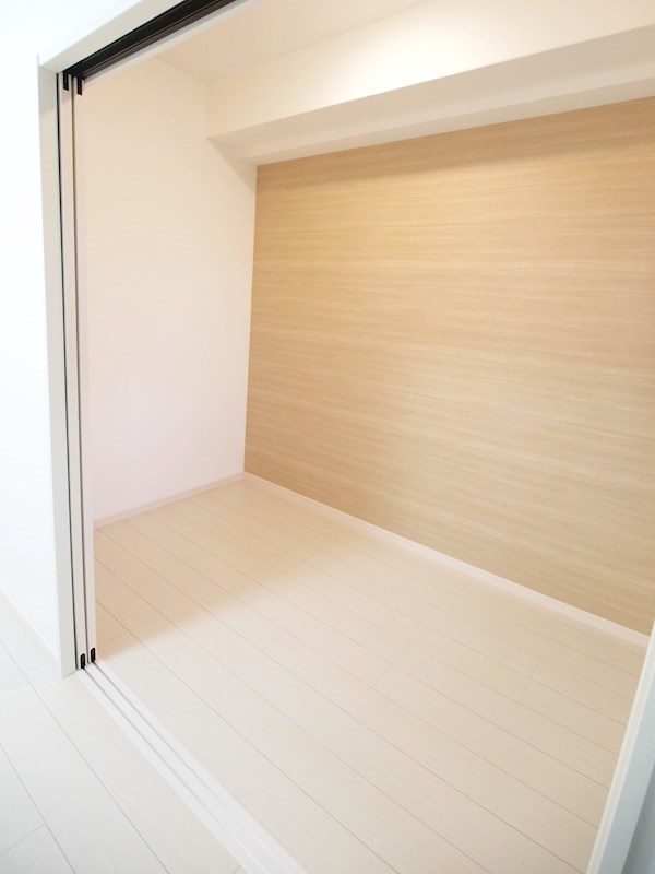 その他部屋・スペース　寝室は寝るだけなので、リビングに全て集約しています。