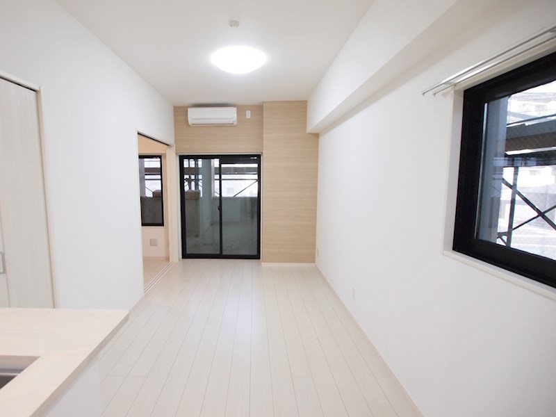 その他　角部屋★大きな窓があり風通し良し。
