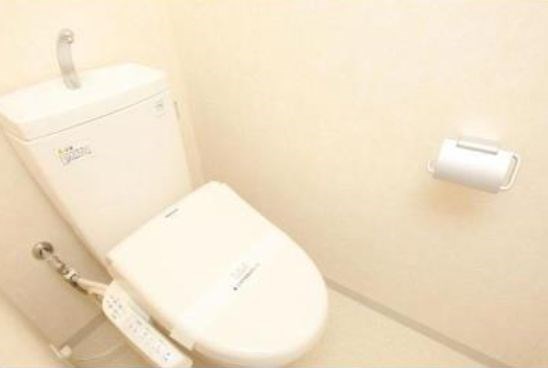 トイレ　弊社は全物件が仲介手数料半月分+税でご紹介可能です。