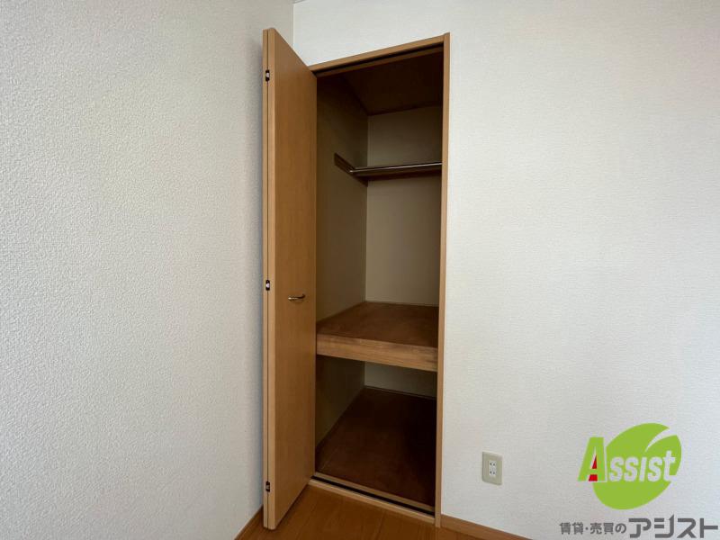 収納　寝室の収納です。部屋がすっきり片付きます。