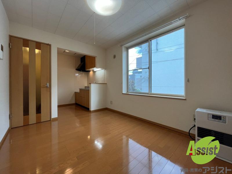 居室・リビング　広くてキレイなお部屋が広がっていて、充実した生活が送れそう。