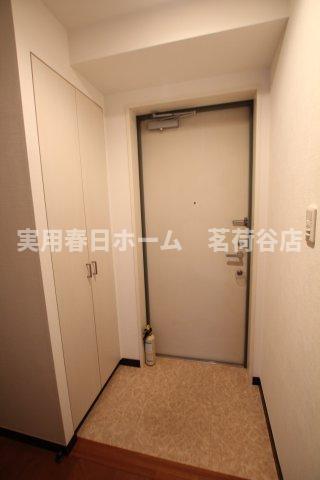 玄関　※同間取り別部屋参考写真