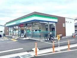 コンビニ　ファミリーマートさいたま神田店（コンビニ）まで575m