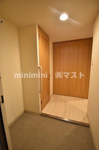 玄関　※建物内別間取参考写真