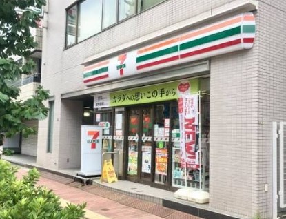 コンビニ　セブンイレブン文京本郷4丁目店（コンビニ）まで50m