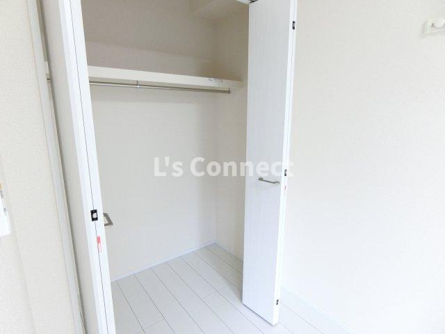 収納　クローゼットでお荷物もすっきり収納。