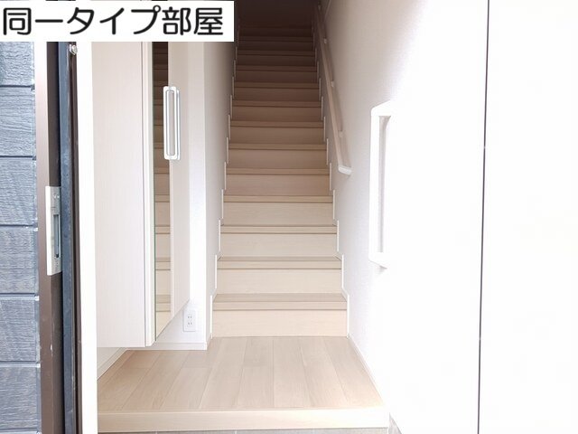 玄関　ゆったりとした玄関です（イメージ）