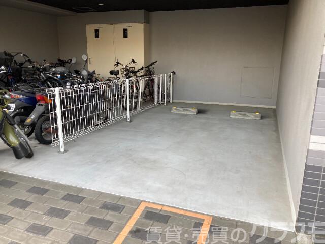 駐車場　敷地内駐車場
