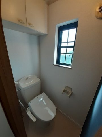 トイレ　落ち着いたトイレです