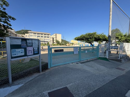 小学校　神戸市立鶴甲小学校（小学校）まで6254m