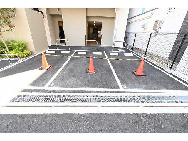 駐車場　駐車場