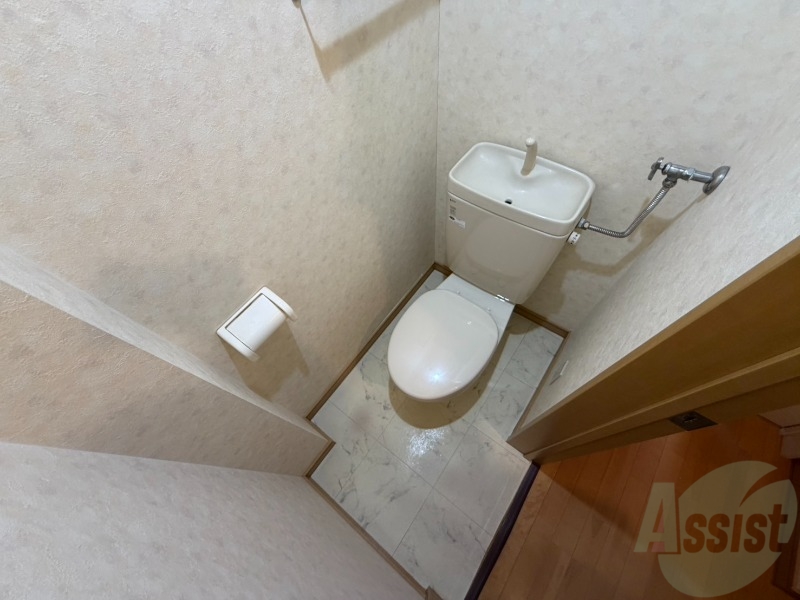 トイレ　こちらはトイレです。清潔感があり、安心して使用できます。