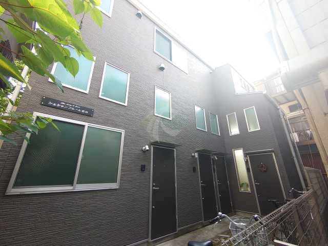建物外観　シェシャンフルール若林
