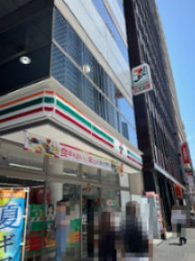 コンビニ　セブンイレブン 西新宿7丁目店（コンビニ）まで385m