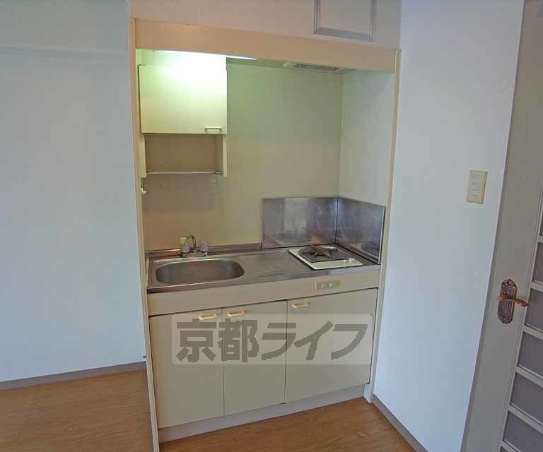 キッチン　まな板スペースのあるキッチンです。