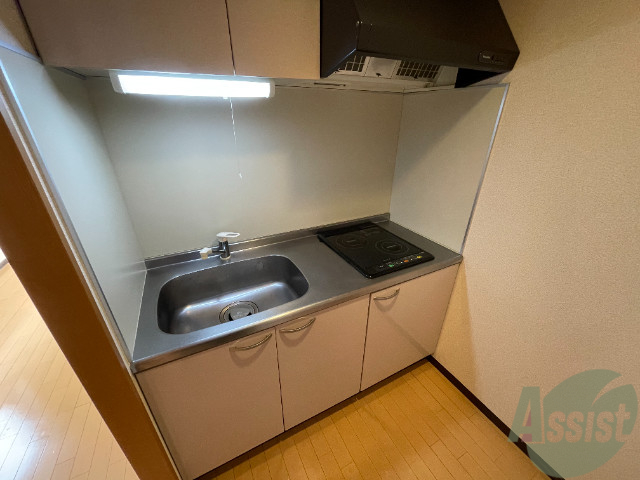 キッチン　ＩＨコンロが設置されています。入居後すぐに使えますね。