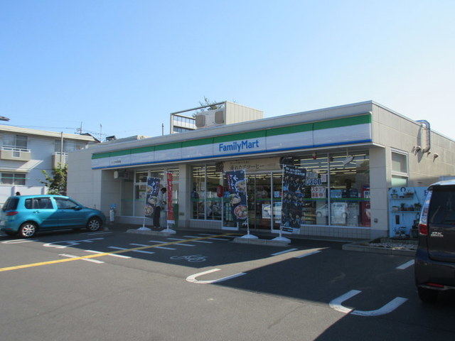 コンビニ　ファミリーマートさいたま太田窪店（コンビニ）まで178m