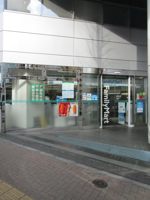 コンビニ　ファミリーマート護国寺駅前店（コンビニ）まで344m
