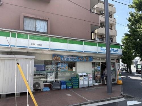 コンビニ　ファミリーマート（コンビニ）まで224m