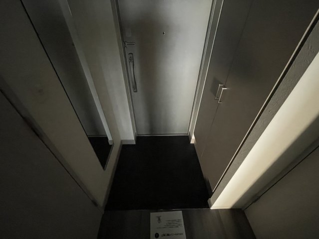 玄関　同物件別部屋写真