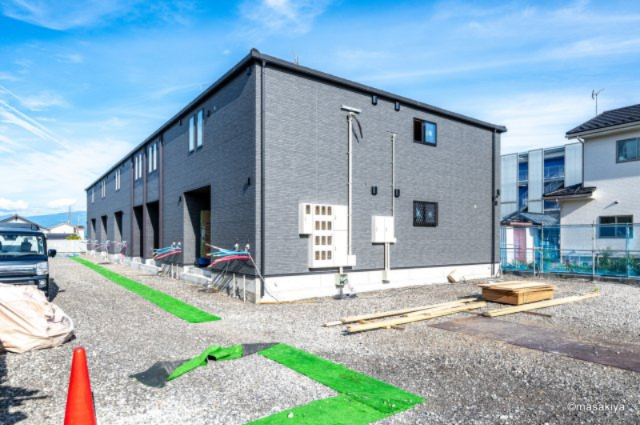 建物外観　写真は同じ建築会社の近いタイプです。色、仕様は異なります。