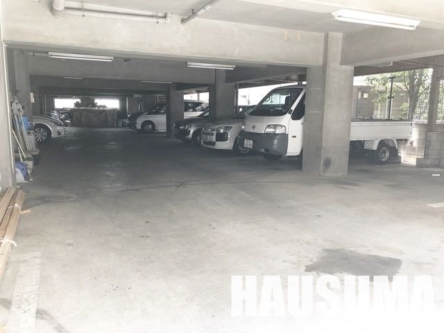 駐車場　駐車場