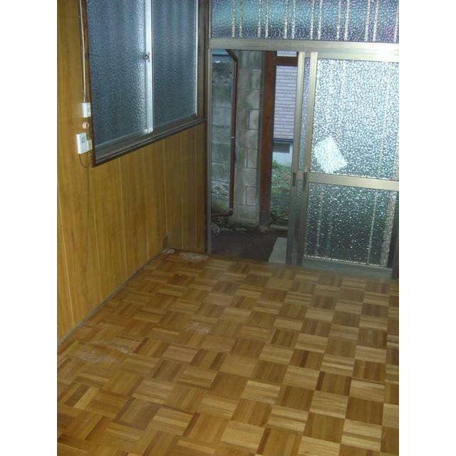 渡田新町貸家の玄関写真