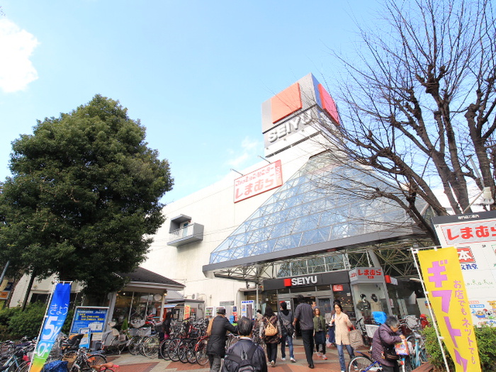 スーパー　西友（スーパー）まで812m