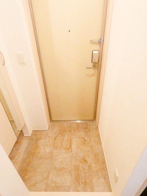 玄関　※別号室参考写真です※