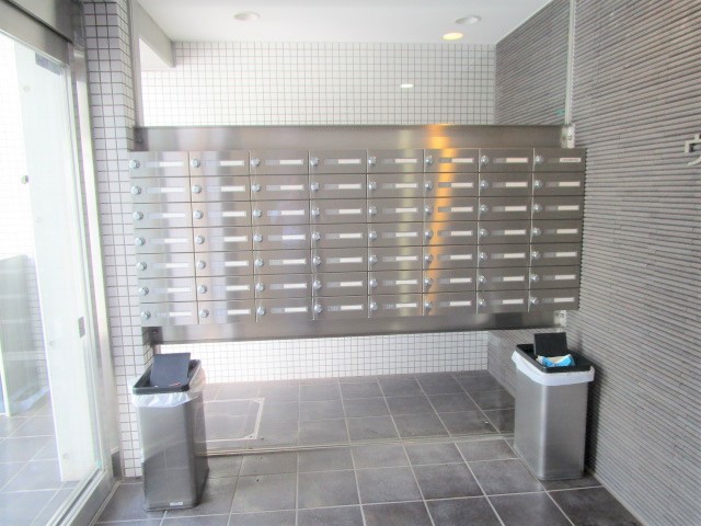 小田急線 町田駅 徒歩8分 9階建 築19年の外観写真