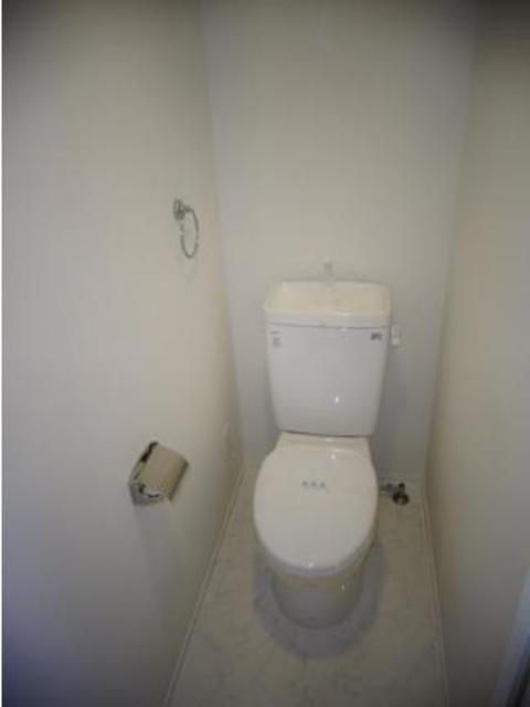 小田急線 町田駅 徒歩8分 9階建 築19年のトイレ写真