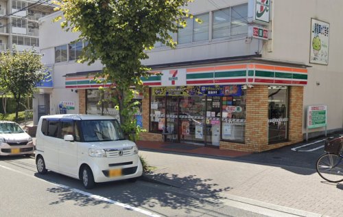 コンビニ　セブン-イレブン 神戸御屋敷通３丁目店（コンビニ）まで373m
