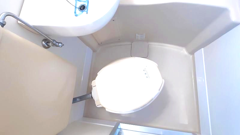 ＪＲ京葉線 新浦安駅 徒歩12分 2階建 築40年のトイレ写真