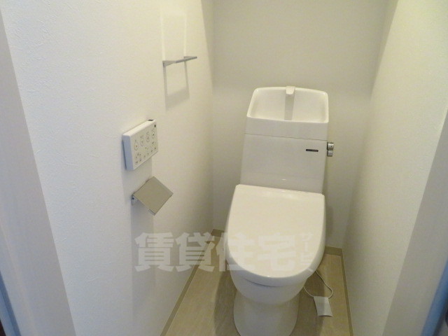 大阪モノレール本線 沢良宜駅 徒歩7分 3階建 築4年のトイレ写真