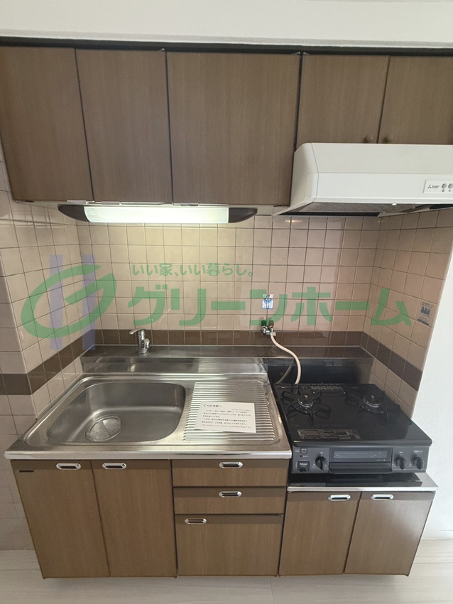地下鉄長堀鶴見緑地線 玉造駅 徒歩4分 5階建 築33年のキッチン写真