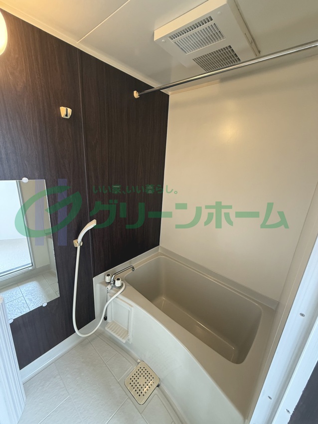 地下鉄長堀鶴見緑地線 玉造駅 徒歩4分 5階建 築33年の風呂写真
