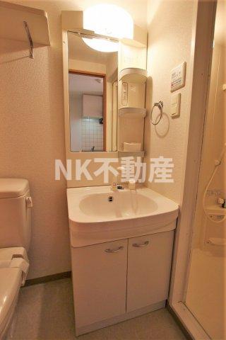 洗面設備　脱衣スペースもあります