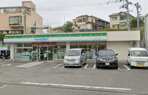 コンビニ　ファミリーマート　伏屋町三丁目店（コンビニ）まで724m