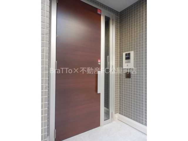 エントランス　マンション共用部分（オートロック付き）