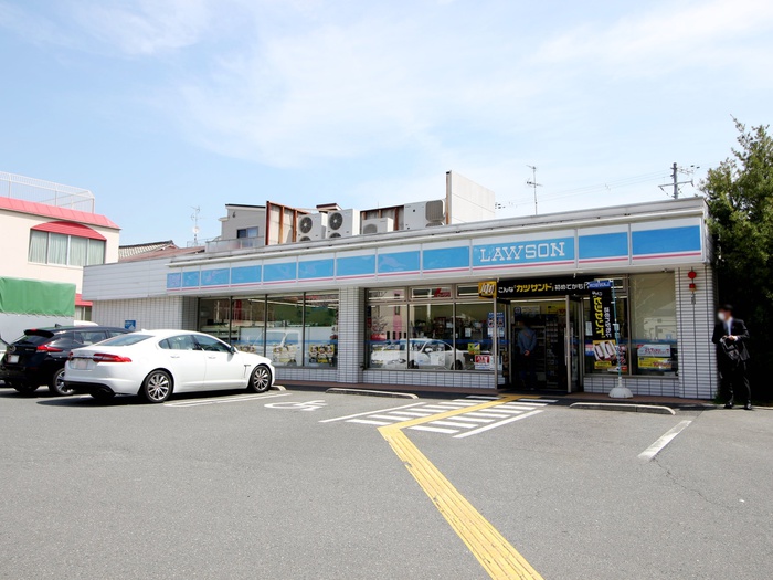 コンビニ　ローソン大阪空港東店（コンビニ）まで234m