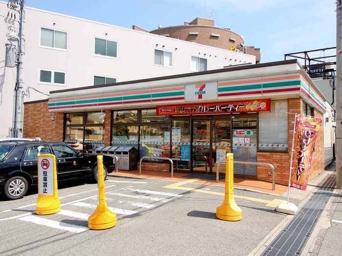 コンビニ　セブンイレブン大阪空港前店（コンビニ）まで357m