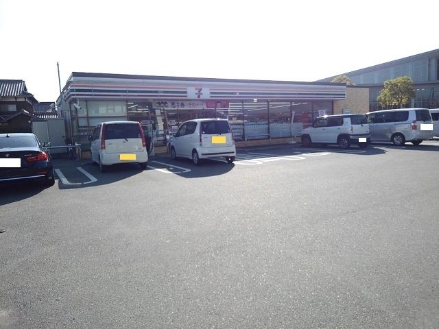 コンビニ　セブンイレブン久留米北野中央店（コンビニ）まで660m