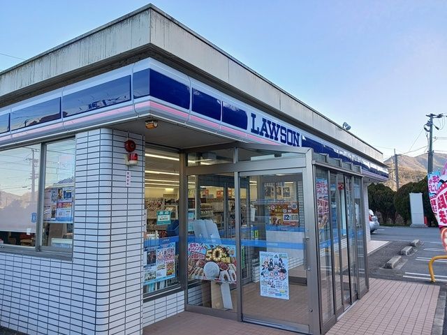 コンビニ　ローソン篠山野中店様（コンビニ）まで310m