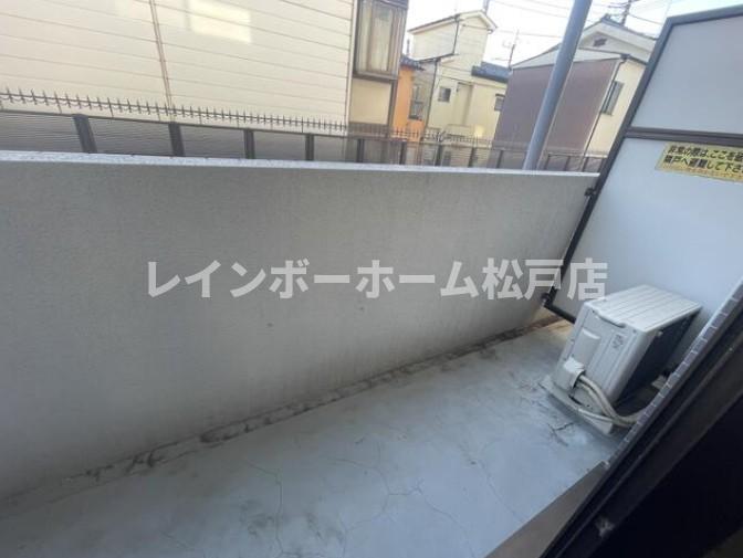 バルコニー　お洗濯にも便利なバルコニー付き