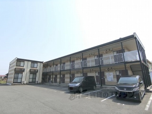 レオパレスジュネス桂の外観写真