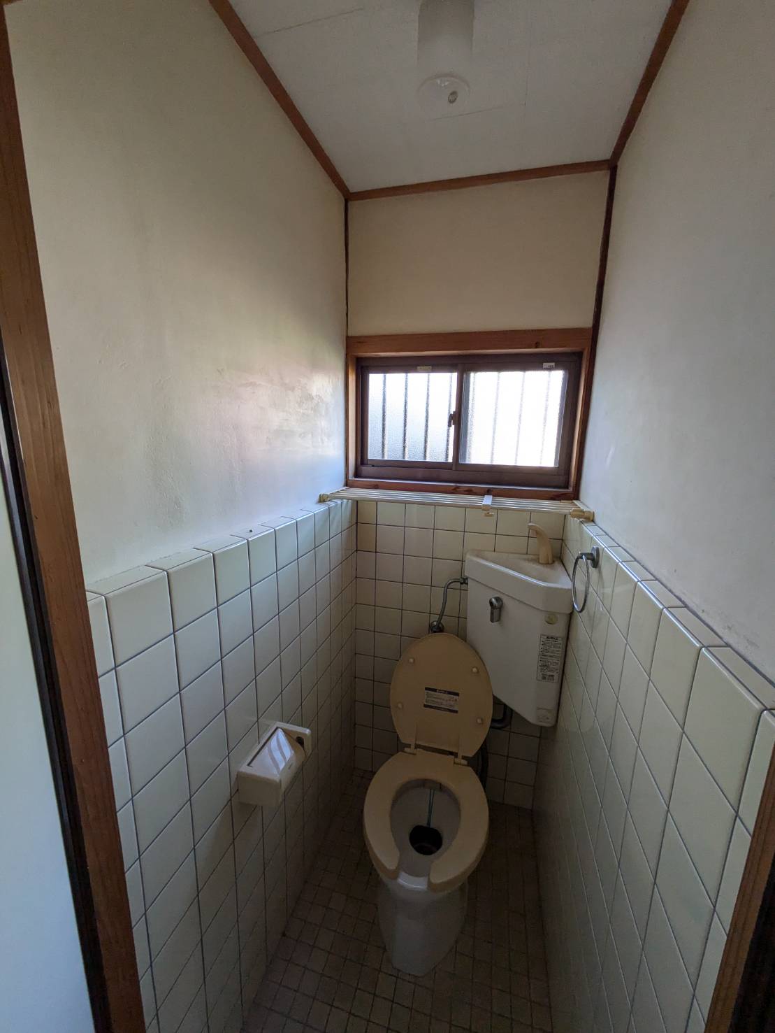 とさでん交通後免線 後免西町駅 徒歩1分 1階建 築61年のトイレ写真