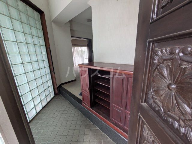 千種区平和が丘3丁目戸建の玄関写真