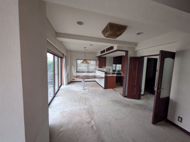 千種区平和が丘3丁目戸建の居間写真